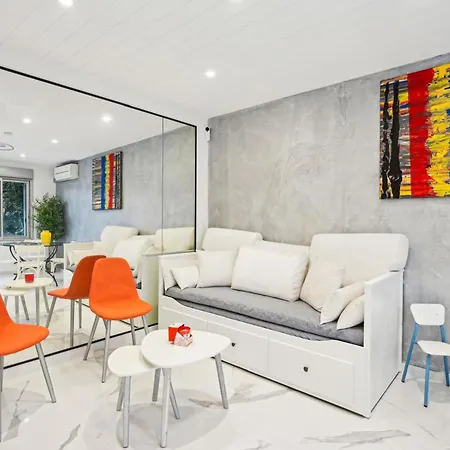 Charming House In With Terrace * Antibes